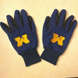 University of Michigan (UofM) Lager Gloves w/Dot-Patterned Grip Gloves, GUC
